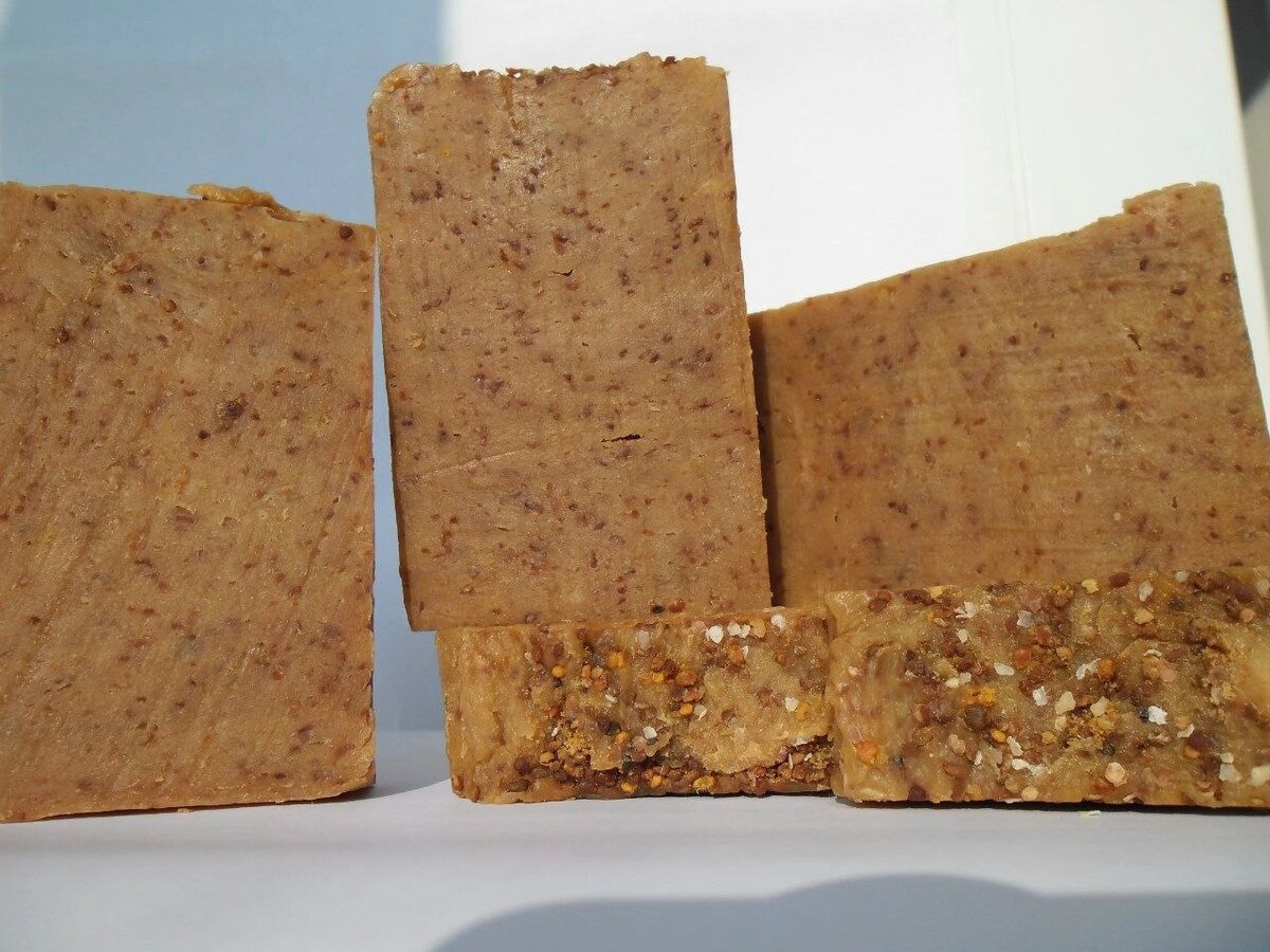 Мыло, ровесник первого. Это сварено ГС, то самое, медовое.