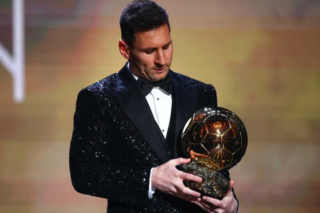 Золотая бутса апл 2022. Сон хын мин 2022. Килиан мбаппе чм 2018. Золотая бутса 2023 кто получил. Золотая бутса 2023 кто получил.