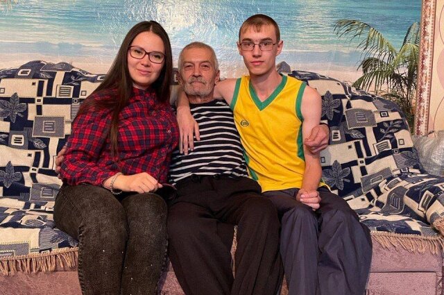    Проведать Александра самостоятельно приезжала и внучка. Фото: Из личного архивa/ Жанна Маркина