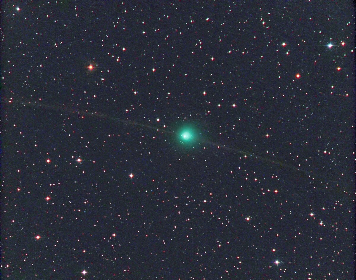 Комета энке 2022. Комета уэста 1976 г. Комета р. Комета хиякутаке 1996. 2p энке.