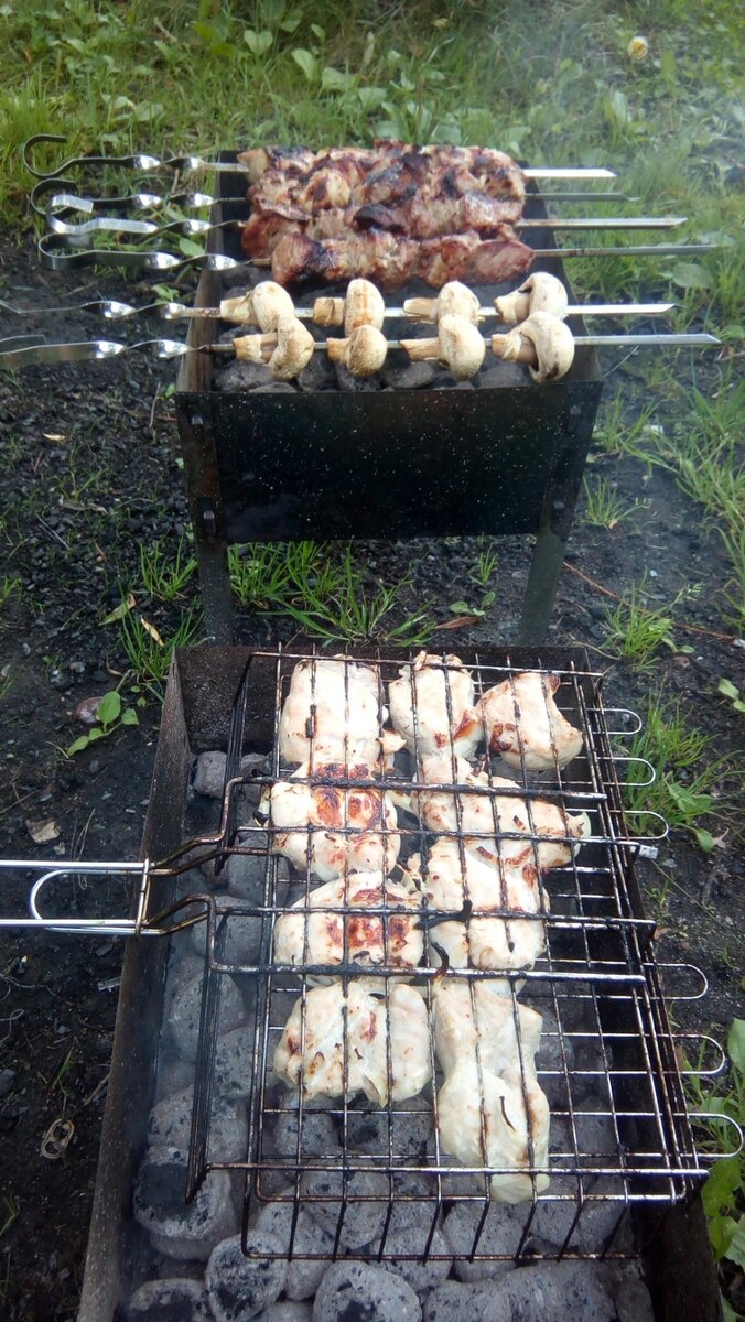 Всяко разно. Сын жуёт курятину. 