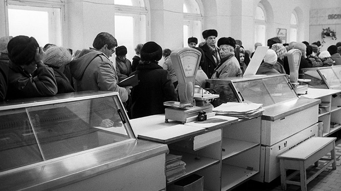 Очереди в продуктовых магазинах стали символом горбачёвской эпохи, но это было чуть позже. Фото:  Анатолий Седельников / Фотохроника ТАСС