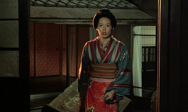 Ревнивые фантазии Сады проросли не на пустом месте. Она увидела драматичную сцену в представлении, где гейша нападала на своего любовника с огромным ножом в руке.