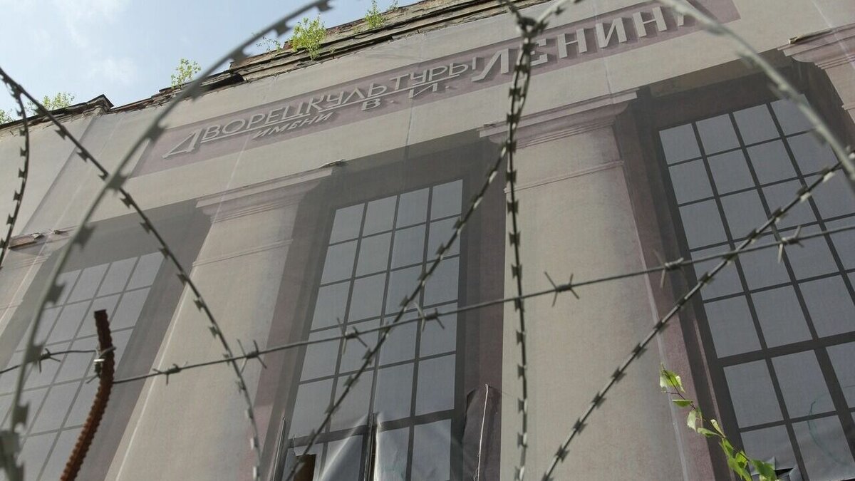     Восстановление неоднократно горевшего Дворца культуры имени Ленина в Нижнем Новгороде может начаться до конца 2023 года. Об этом в прямом эфире ЦУРа заявил министр имущественных и земельных отношений региона Сергей Баринов.