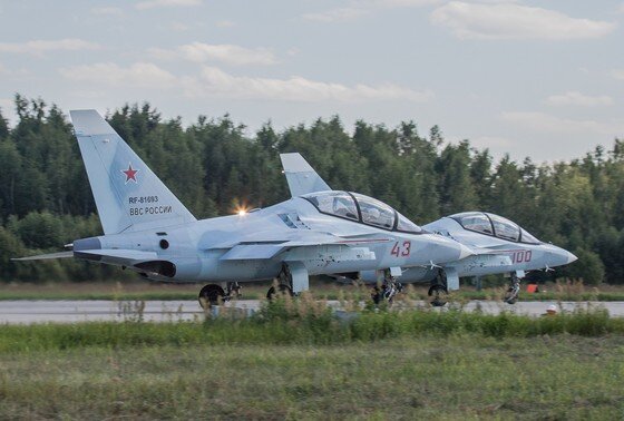    Российский учебно-боевой самолёт Як-130