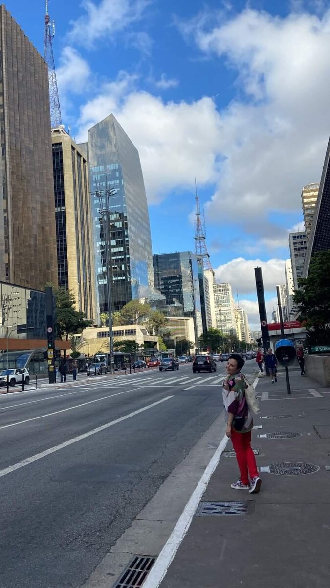 Я на центральной улице Авенида Паулиста 3 октябре 2022 года - день выбора Президента страны