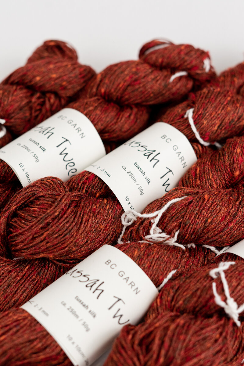 На фото: пряжа BC Garn Tussah Tweed из шелка сорта тусса.