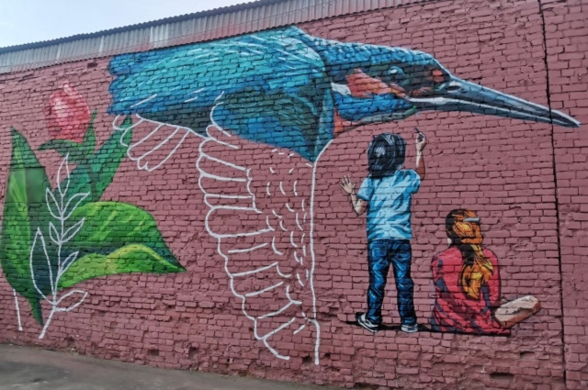    Граффити на фасаде Дома ветеранов создают в Иркутске