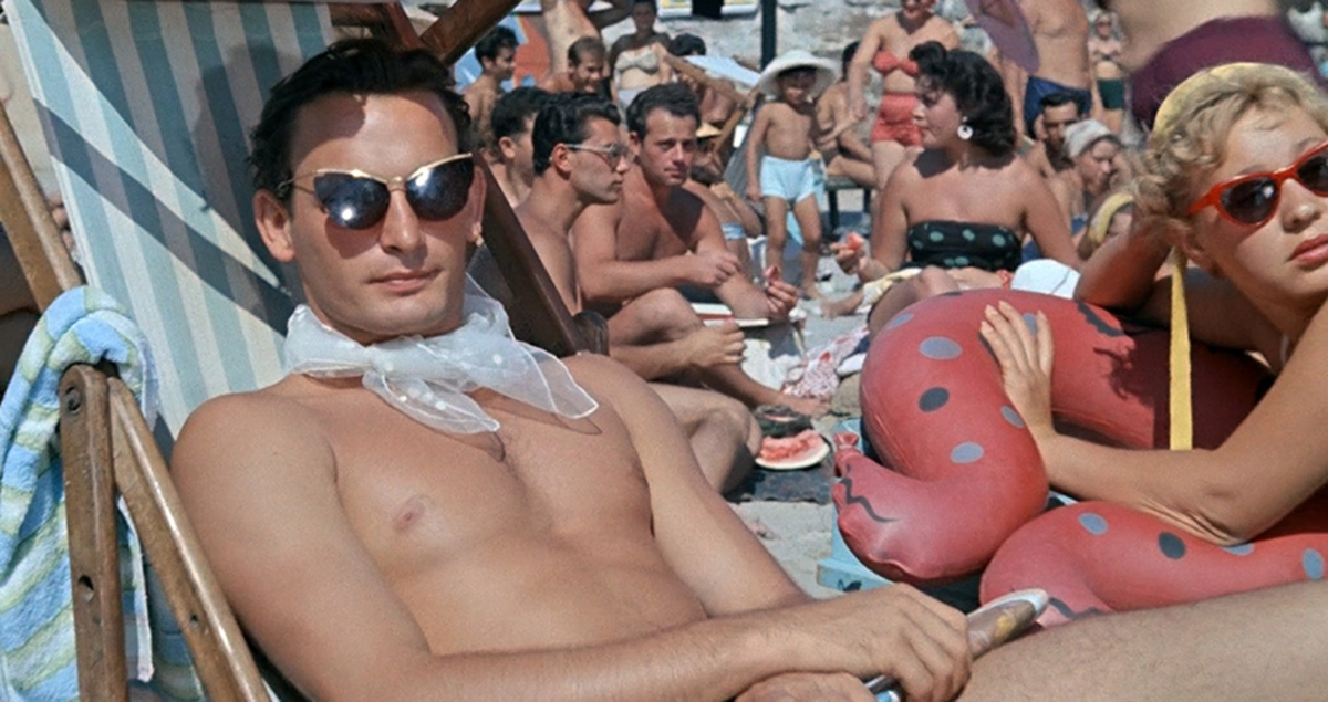 Кадр из советской комедии «Полосатый рейс»