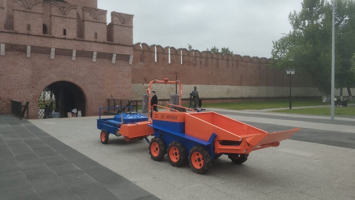 электротрактор «Ермак» в рабочей тестовой эксплуатации в Туле
