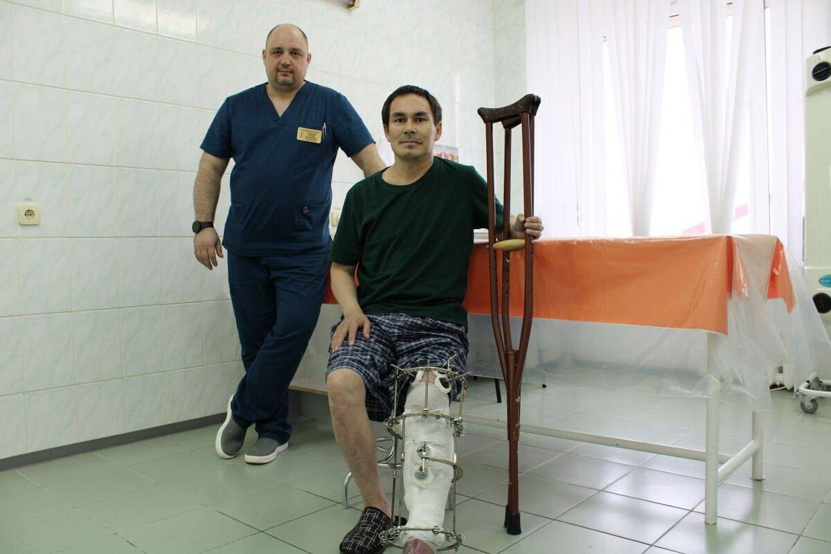    Травматологи Сургута спасли мужчину с тяжелейшей травмой от удара бревна на стойбище
