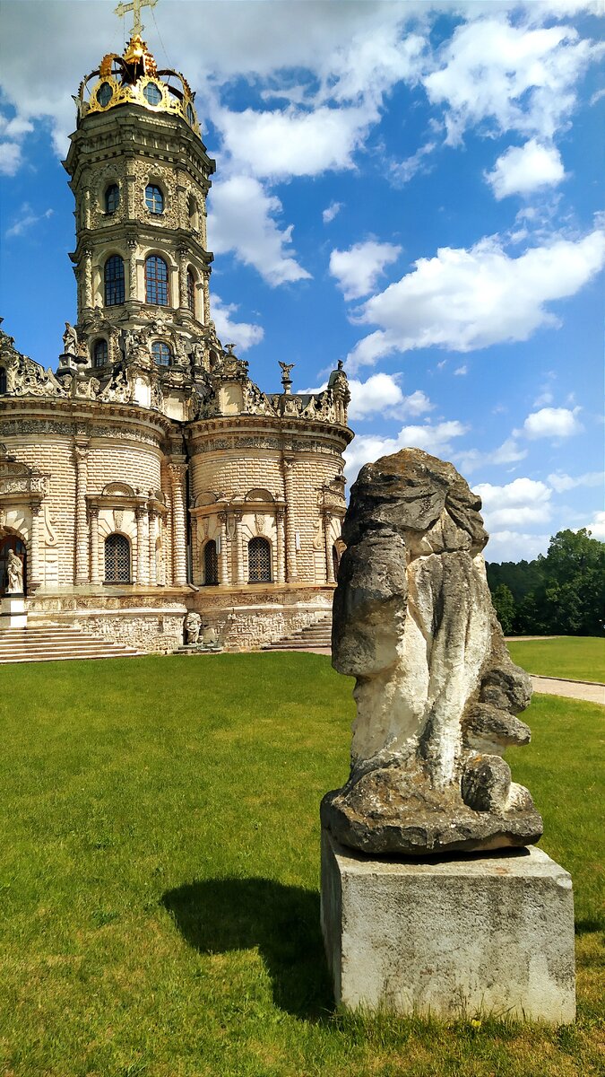 Вид на храм Знамения Пресвятой Богородицы. Фото автора.. 