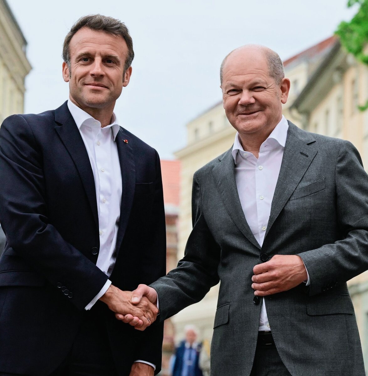 Из открытых источников в интернете. Президент Франции Э.Макрон и канцлер Германии О.Шольц.