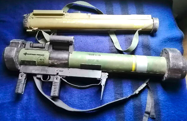 RGW-90 MATADOR. Видим схожий по конструкции пусковой блок. А также американский РПГ M72 LAW. Трофеи (фото из открытых источников)