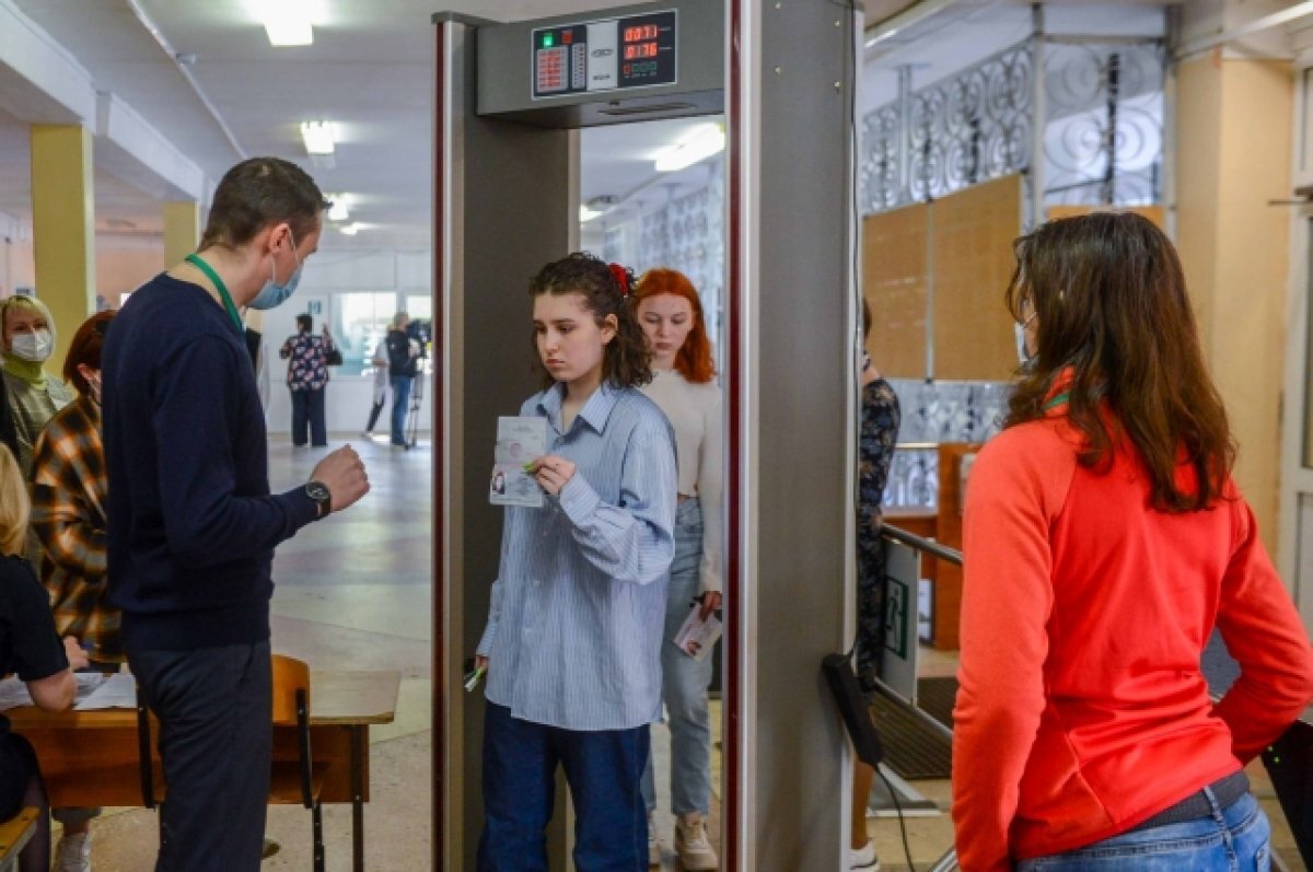    Более 2 тысяч школьников сдали ЕГЭ по биологии в Иркутской области 13 июня