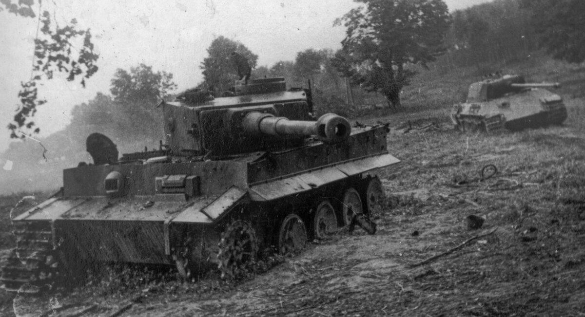Немецкие танки «Тигр» и «Пантера», подбитые в районе Дрогобыча, август 1944 года, Львовская область, Украина