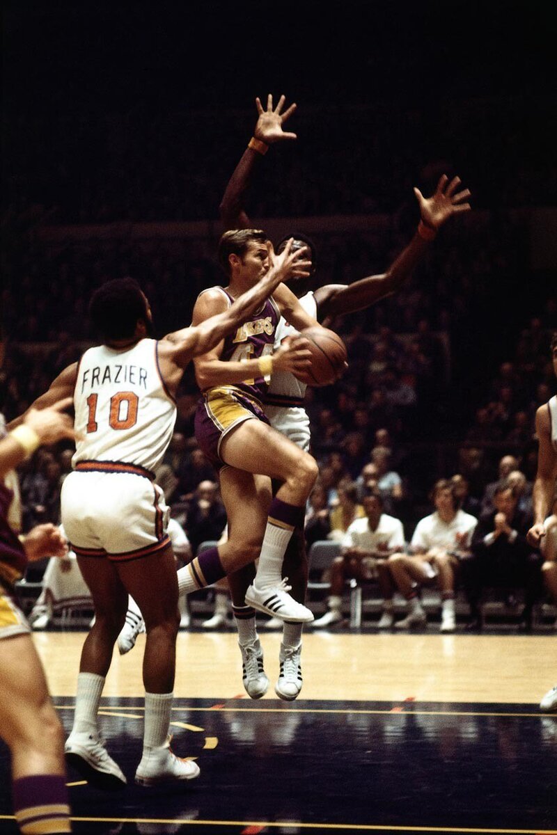 Баскетболисты NBA в кроссовках Adidas Superstar