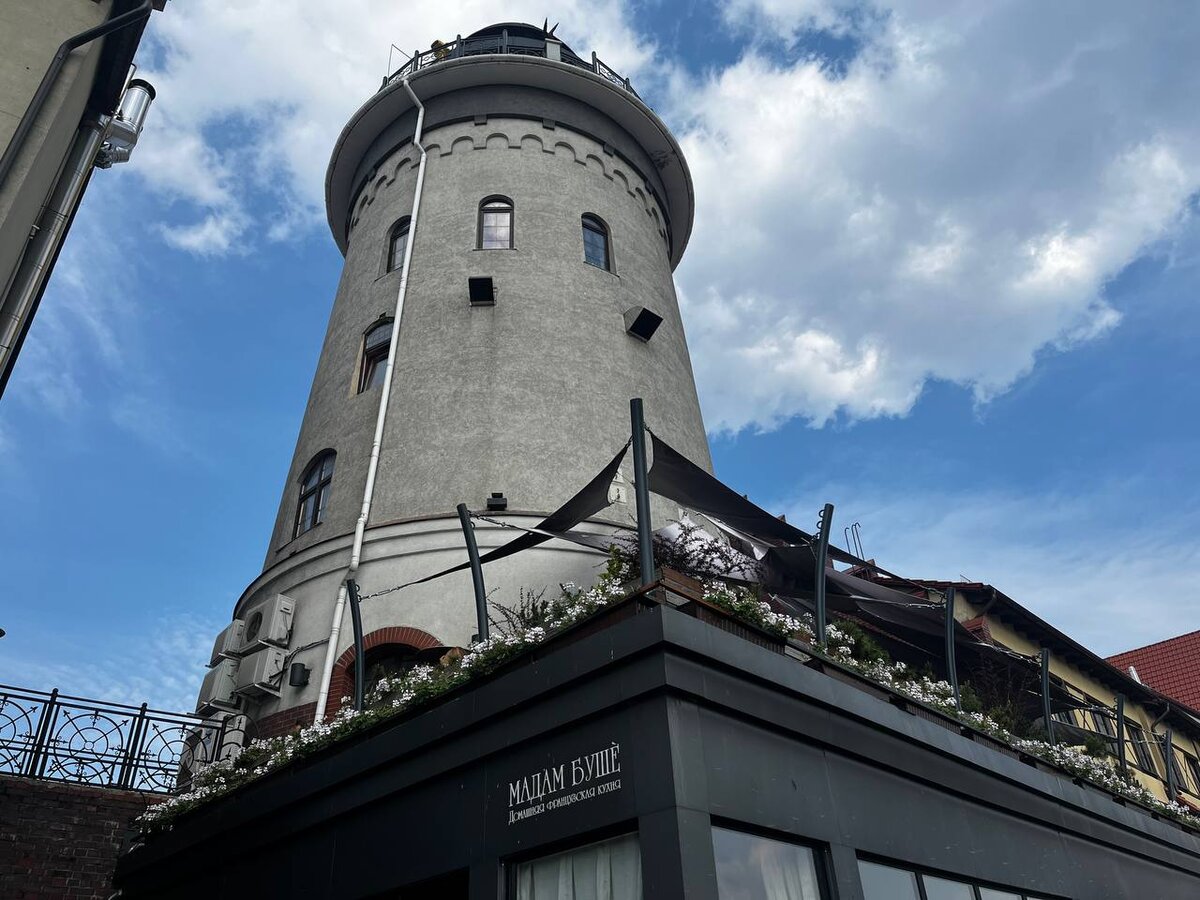 вид на веранду, расположенную на 2 этаже