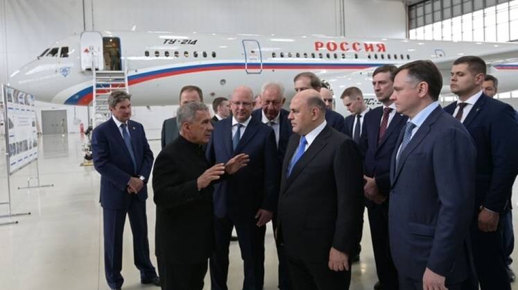    static.government.ru Михаил Мишустин посетил Казанский авиационный завод имени С.П.Горбунова. С главой Республики Татарстан Рустамом Миннихановым