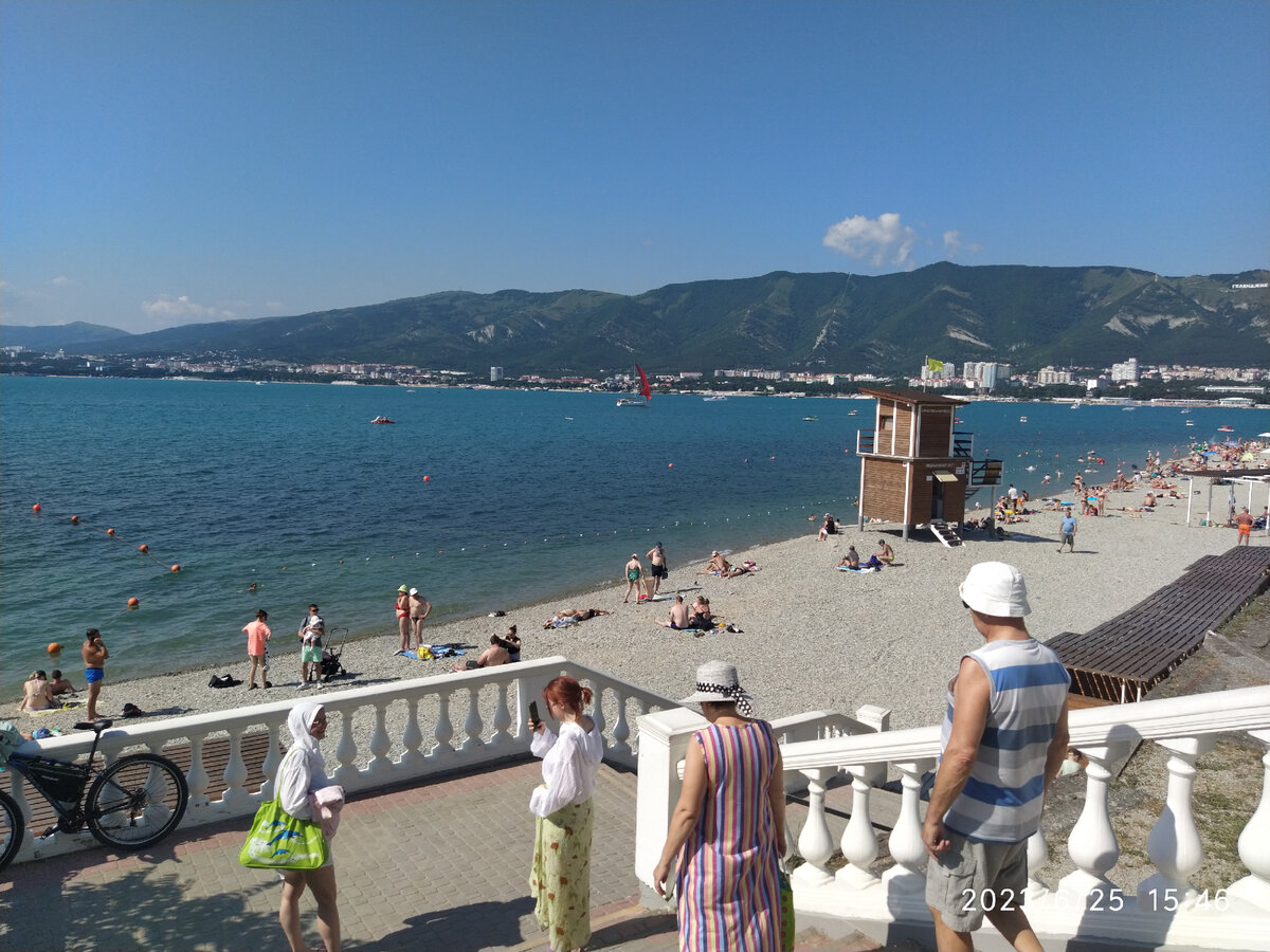 пляж нева геленджик