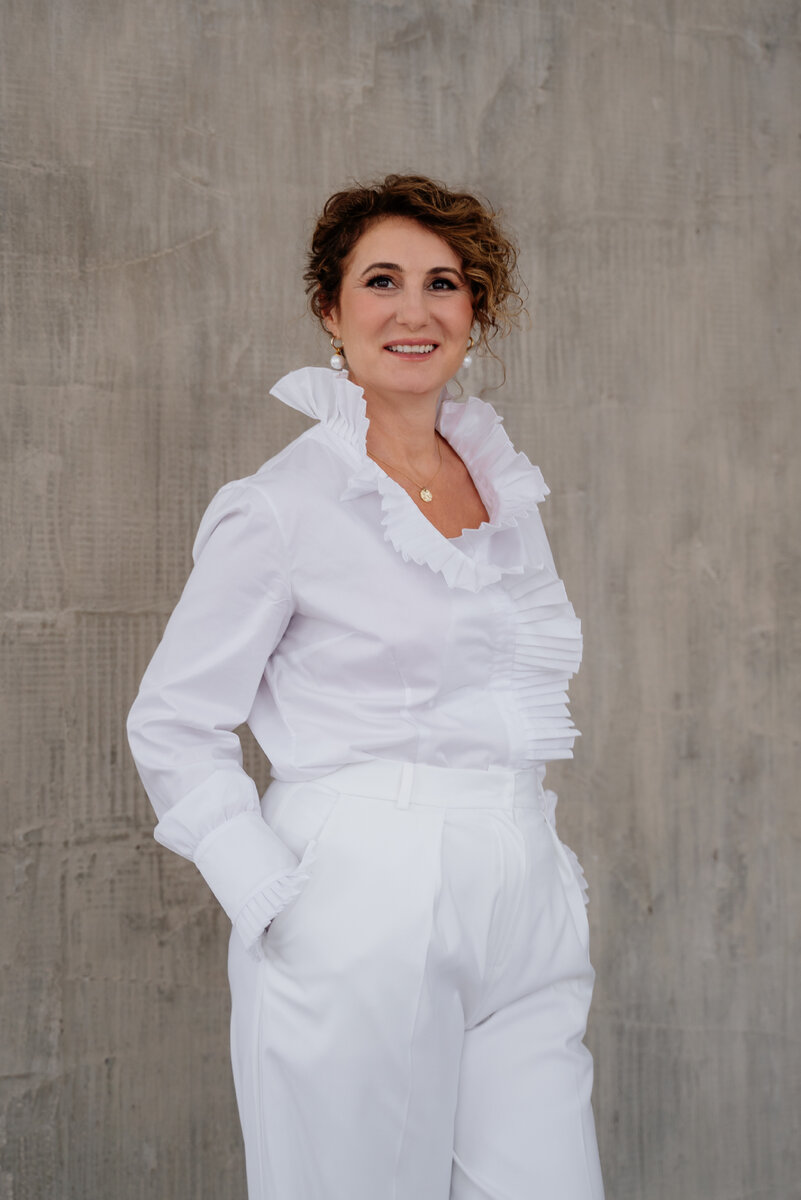 Хестанова Тамара Зауровна-врач-рефлексотерапевт со стажем 25+ лет в лечении иглами