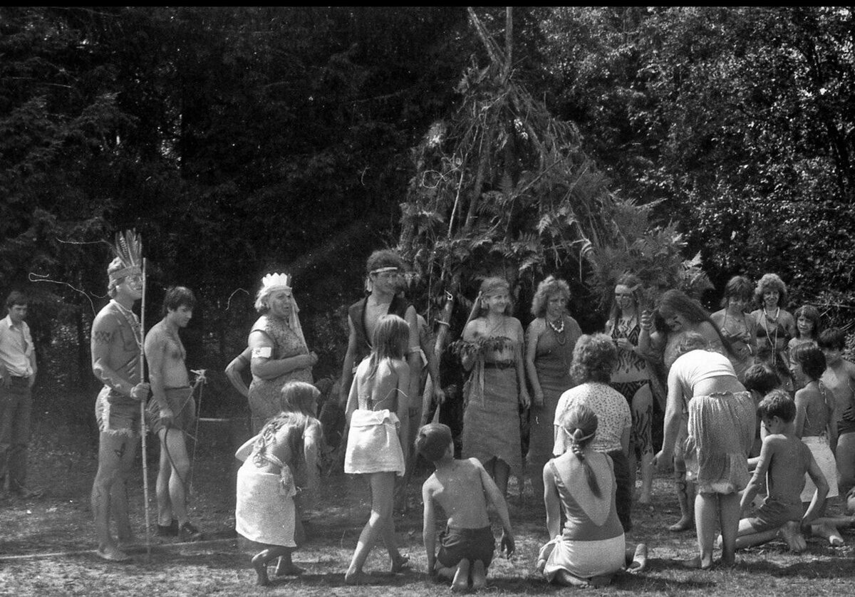 голые подростки в пионерлагере фото 57