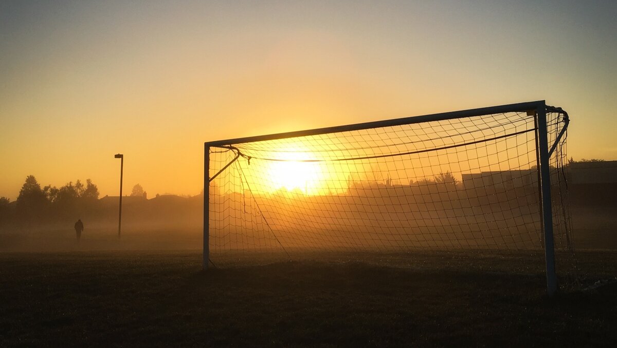     В Ростовской области завели уголовное дело из-за гибели ребенка, пострадавшей от обрушения футбольных ворот, об этом рассказали в СУ СК РФ региона.