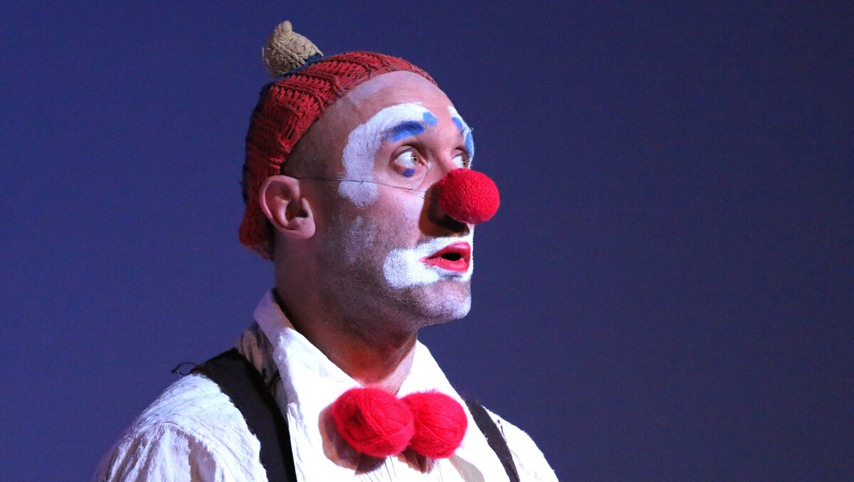     В Ростове государственный цирк временно прекратил прием гастролей из-за необходимости провести ремонт здания после военного мятежа, об этом сообщил местный Telegram-канал.