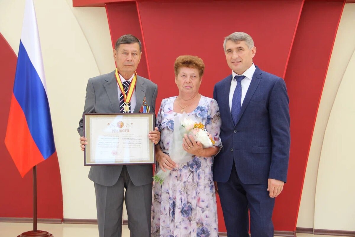 Супруги Михаил и Галина Антоновы из Новочебоксарска. 