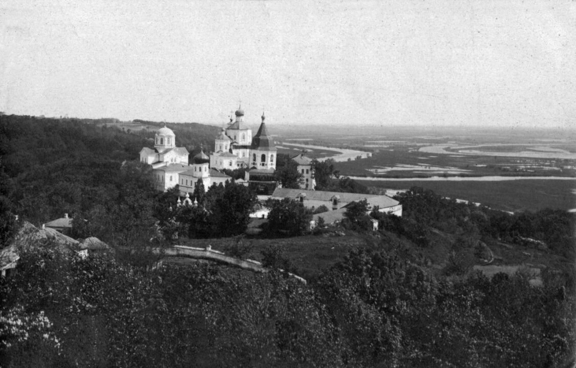 г. Путивль. Монастырь. Архивное фото с сайта sobory.ru