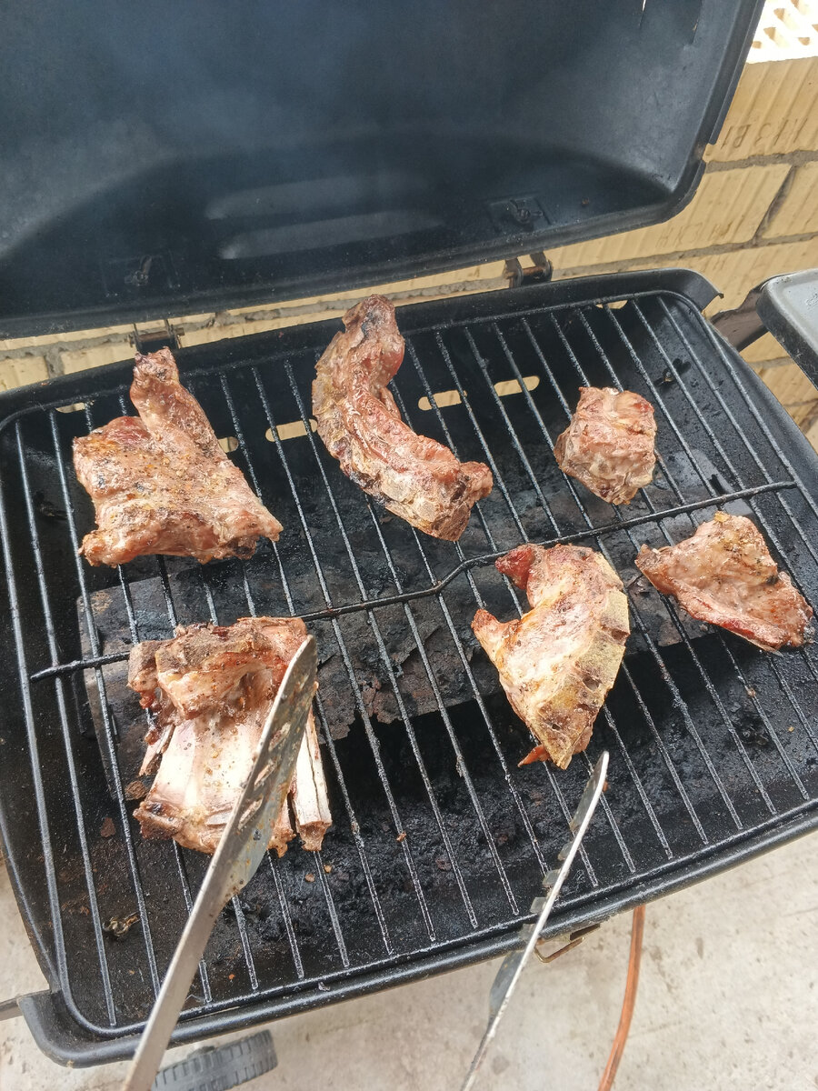 Завтрак на траве, был такой фильм в СССР. 