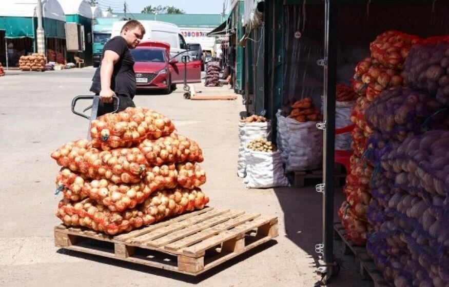    В Минсельхозе раскрыли сроки падения цен на лук