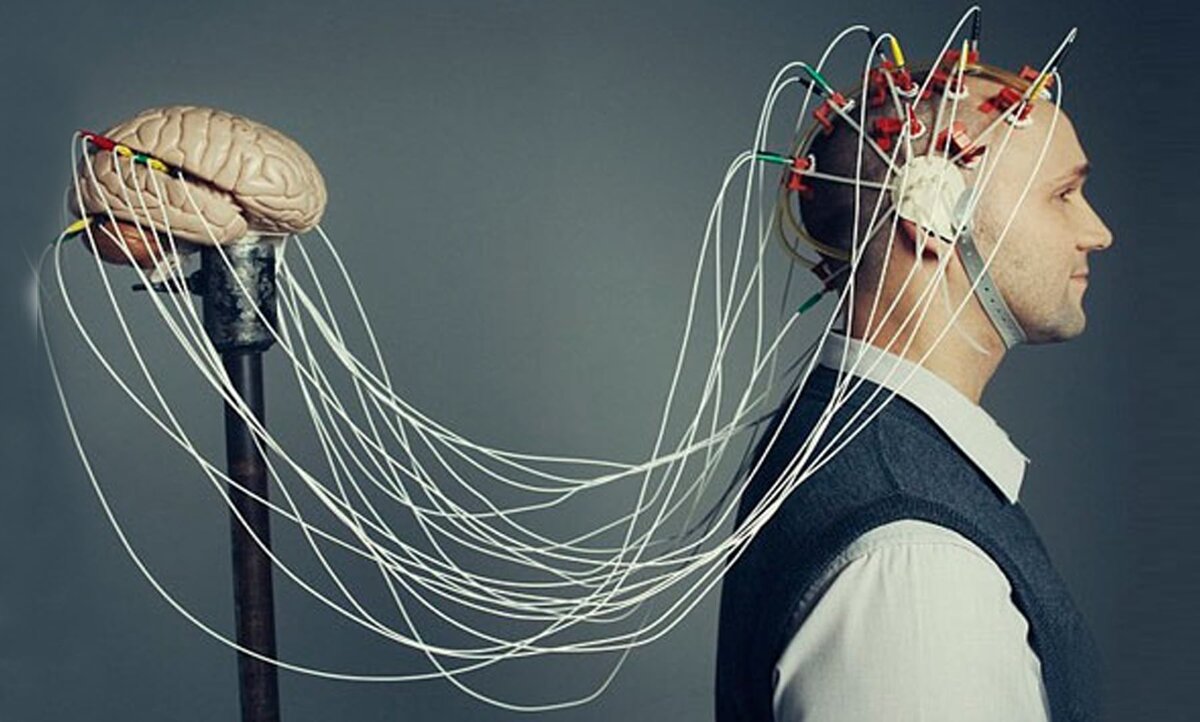 Чтение мыслей как называется. Нейрокомпьютерный интерфейс. нейроинтерфейс мозг мозг. шлем для чтения мыслей. чтение мыслей.