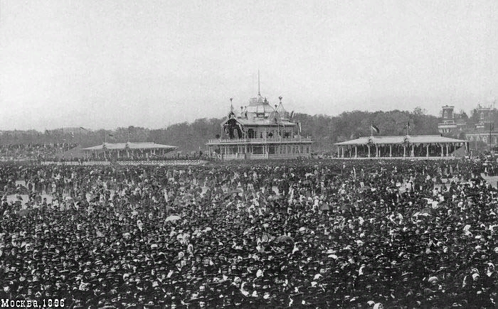 18 мая 1896 года. Ходынское поле незадолго до трагедии.