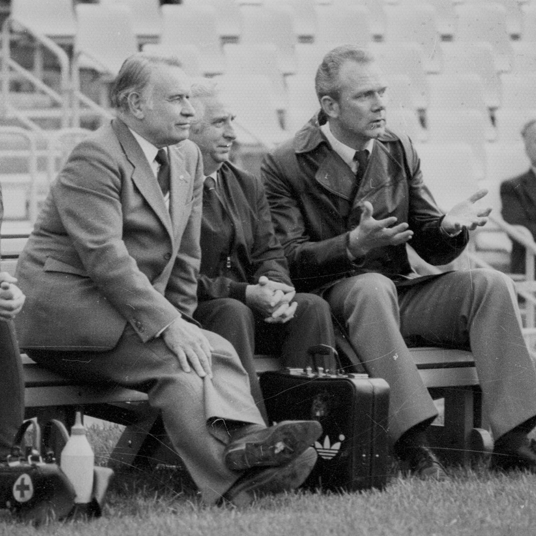 Константин Бесков (тренер московского «Спартака»), Нодар Ахалкаци и Валерий Лобановский (тренера тбилисского и киевского «Динамо»)