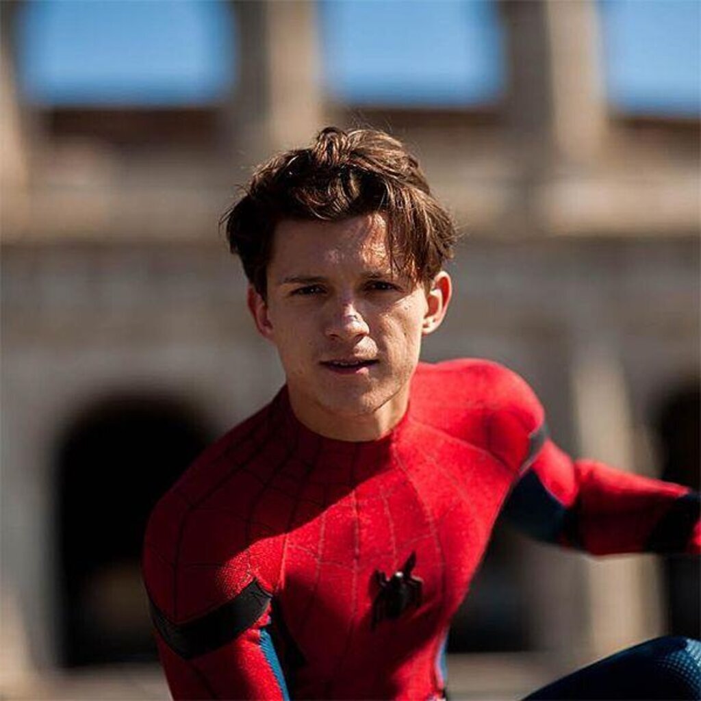    Том Холланд