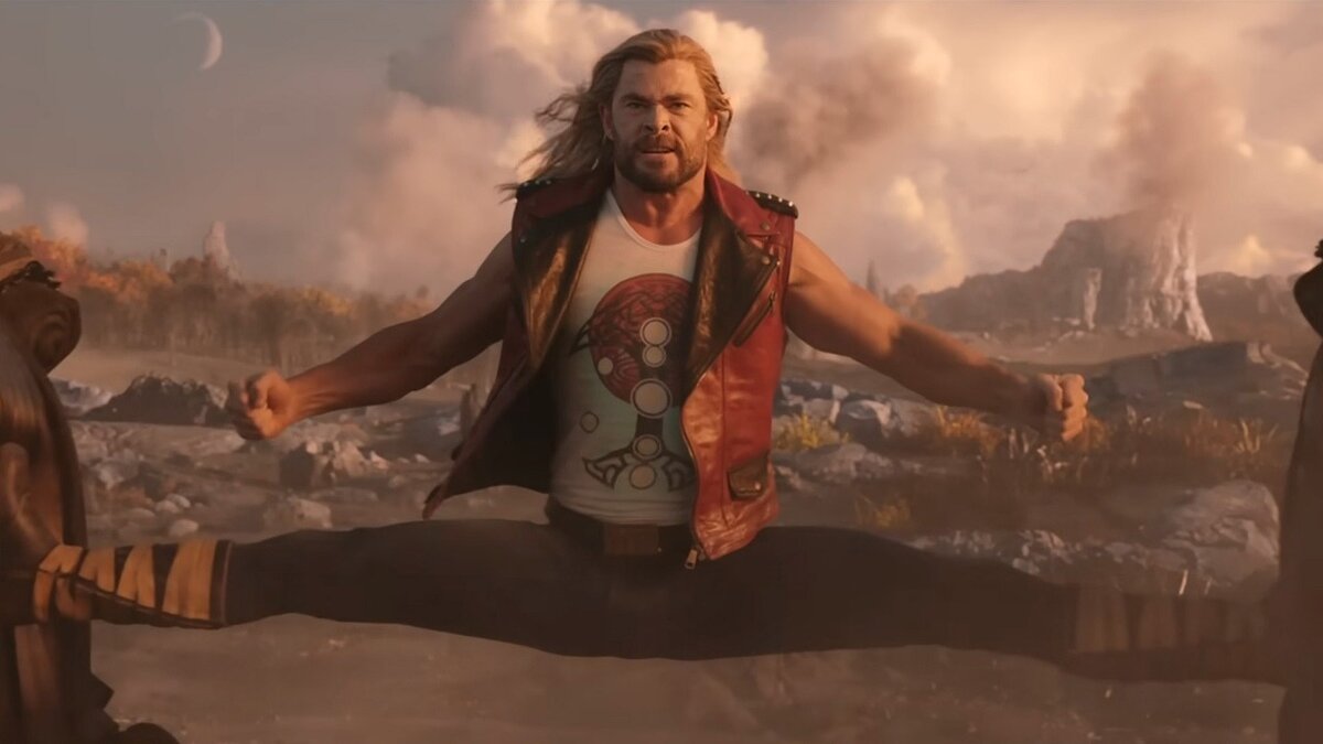 Кадр из фильма "Тор: Любовь и гром" Thor: Love and Thunder (2022).