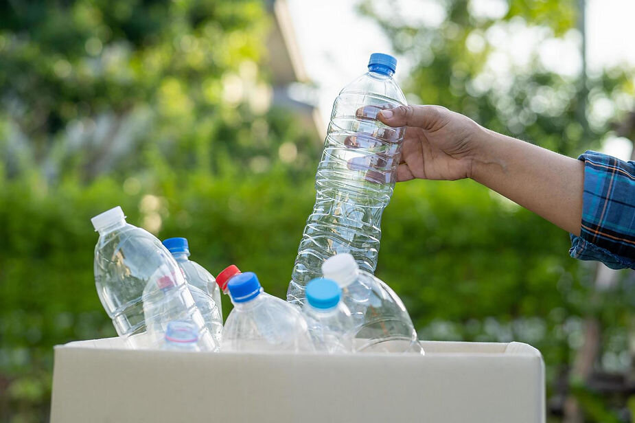 В общей сложности 3,3 млн тонн бытовых отходов ежегодно попадают в центры переработки.