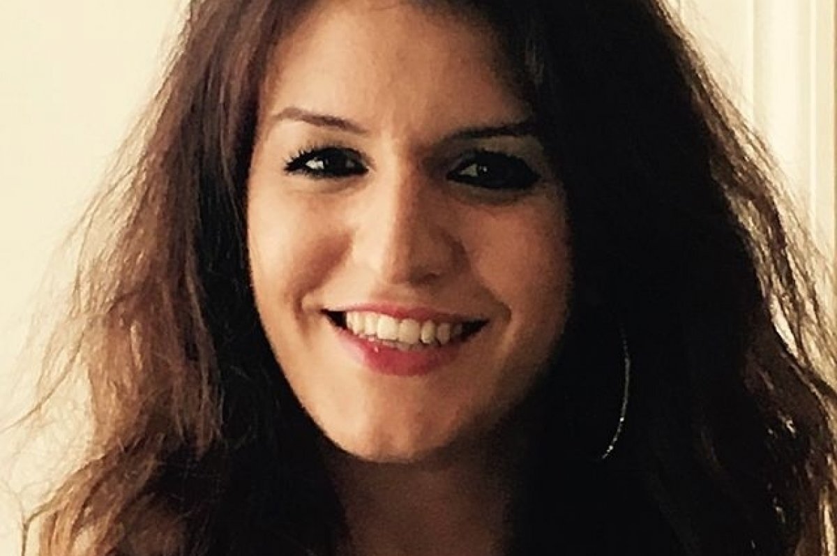    Снявшаяся для журнала Playboy госсекретарь Франции Шьяппа ушла в отставку