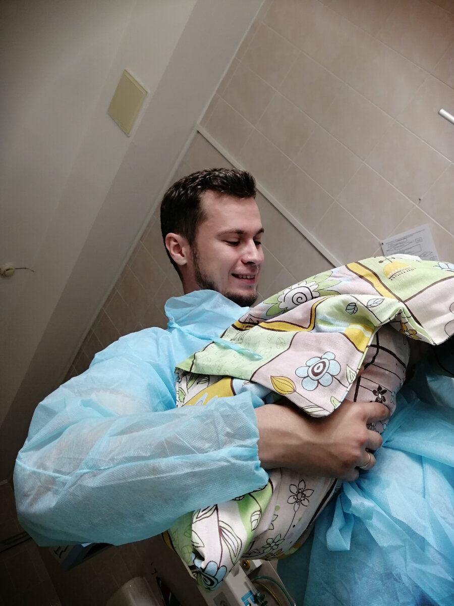 Первый взгляд папы на дочь