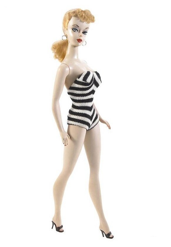 Первая Barbie 1959 года