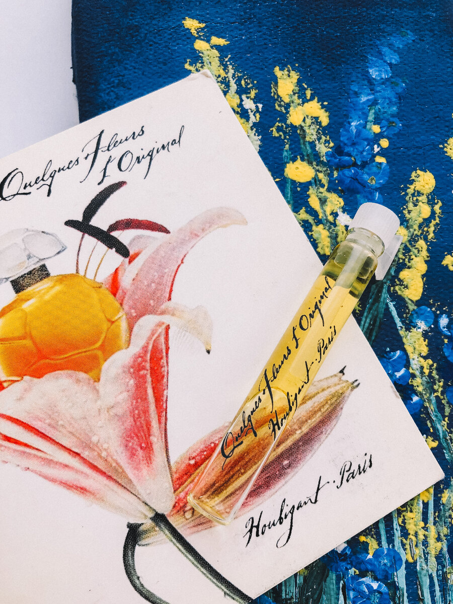 Quelques Fleurs l'Original Houbigant справила 110-летний юбилей и не собирается на пенсию. В ее букете вы найдете головокружительный вихрь из цветов, цитрусов, мха, ванили, меда и тоненькой животинки. 