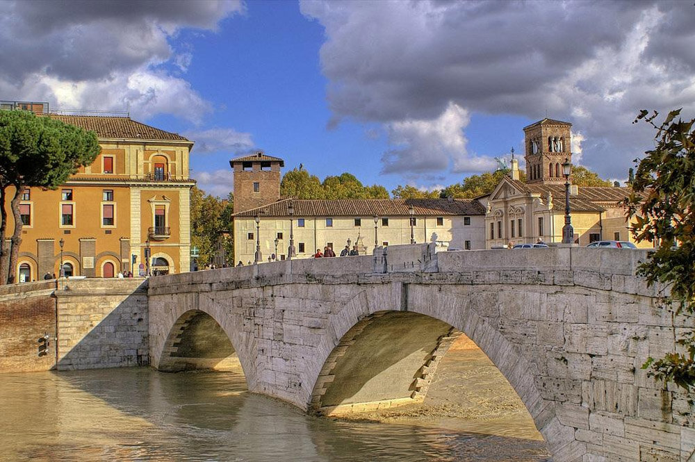 Древнейший в риме мост. Мост Честио в Риме. Мост Понте Фабричо древний Рим. Мост Понте Ротто Рим. Рим Тибр.