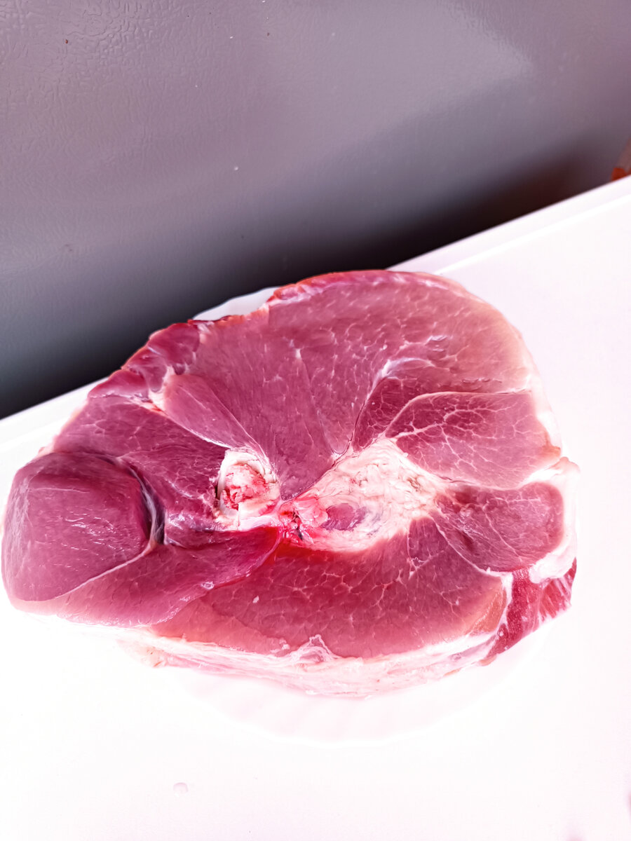 Свинина, лопатка на косточке. 