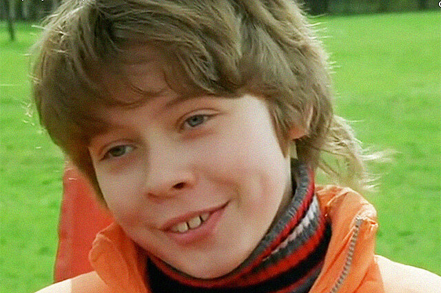 Илья Медведев в детстве (Источник: https://funik.ru/wp-content/uploads/2022/07/a750d67a325403a4d4e9.jpg)