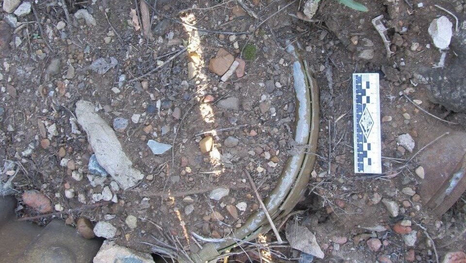 Минометная мина 50 мм. Мины времен великой отечественной войны. Снаряд миномета 132. Неразорвавшийся снаряд. Старые находки.