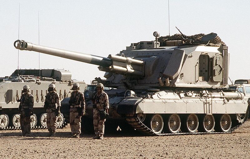  155-мм самоходная артиллерийская установка, разработанная Французской фирмой Nexter на базе танка AMX-30 ещё в 1972 году, этот монстр будет стоять на вооружении Франции до 2030 года.