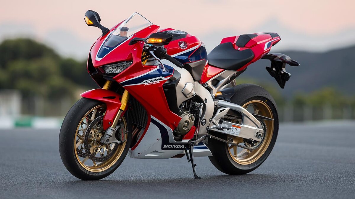 Honda cbr1000rr черно желтый