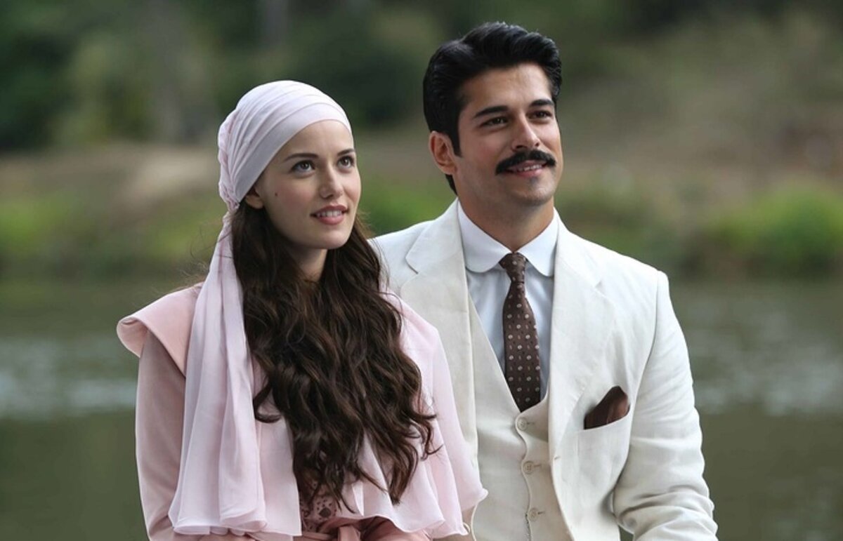 Кадр из сериала "Королек - птичка певчая", на съемках которого познакомились актеры