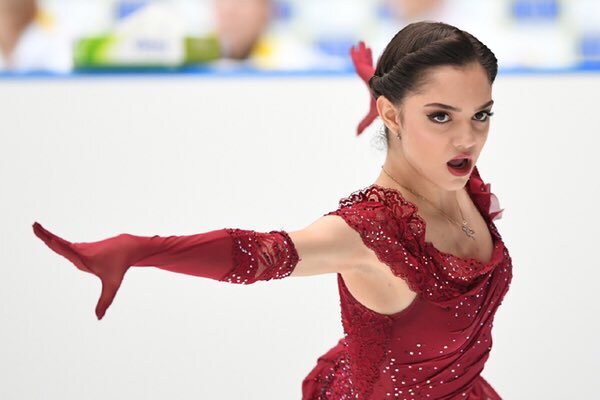 Серебряный призер ОИ-2018 Евгения Медведева